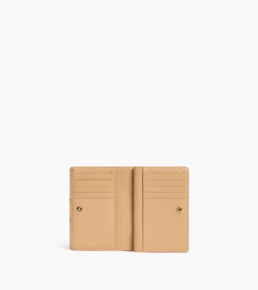 Ella medium wallet in grained leather