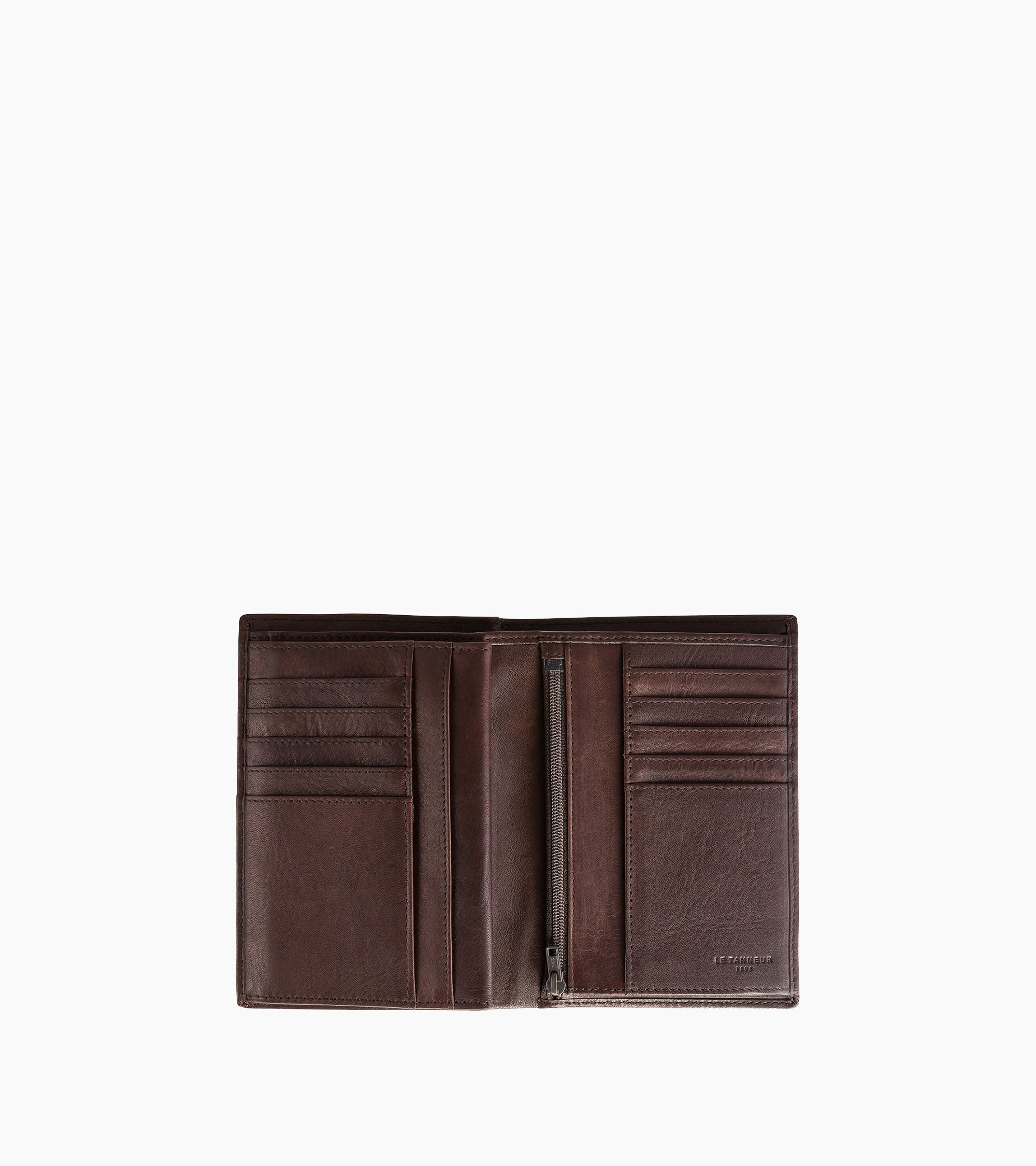 Large zipped vertical wallet with 3 sections Gary in oiled leather.